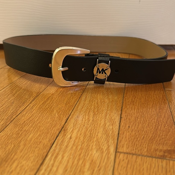 Michael Kors Belt with Silver Buckle Medium - Picture 1 of 4
